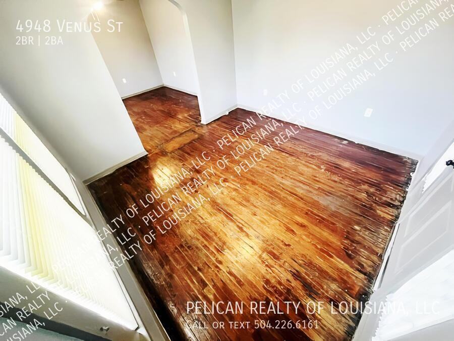 4948 Venus St - Photo 4 of 9
