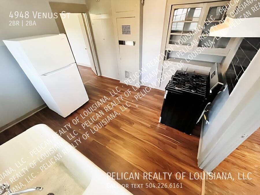 4948 Venus St - Photo 6 of 9