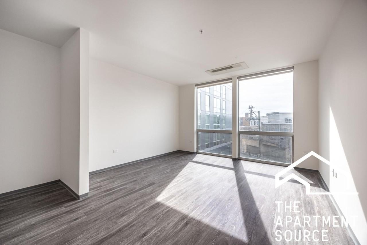2340 N California Ave #305 - Photo 3 of 47