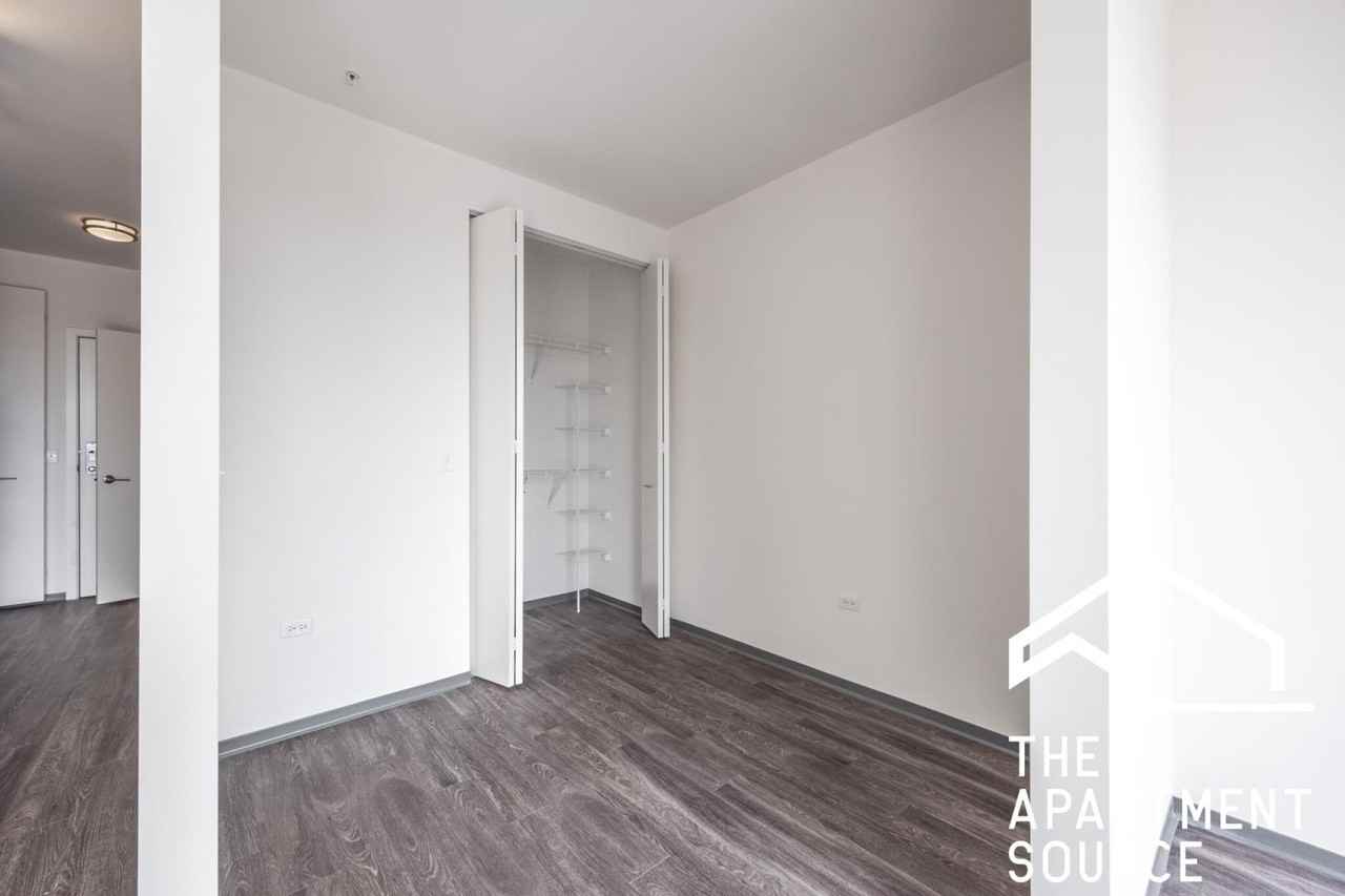 2340 N California Ave #305 - Photo 6 of 47