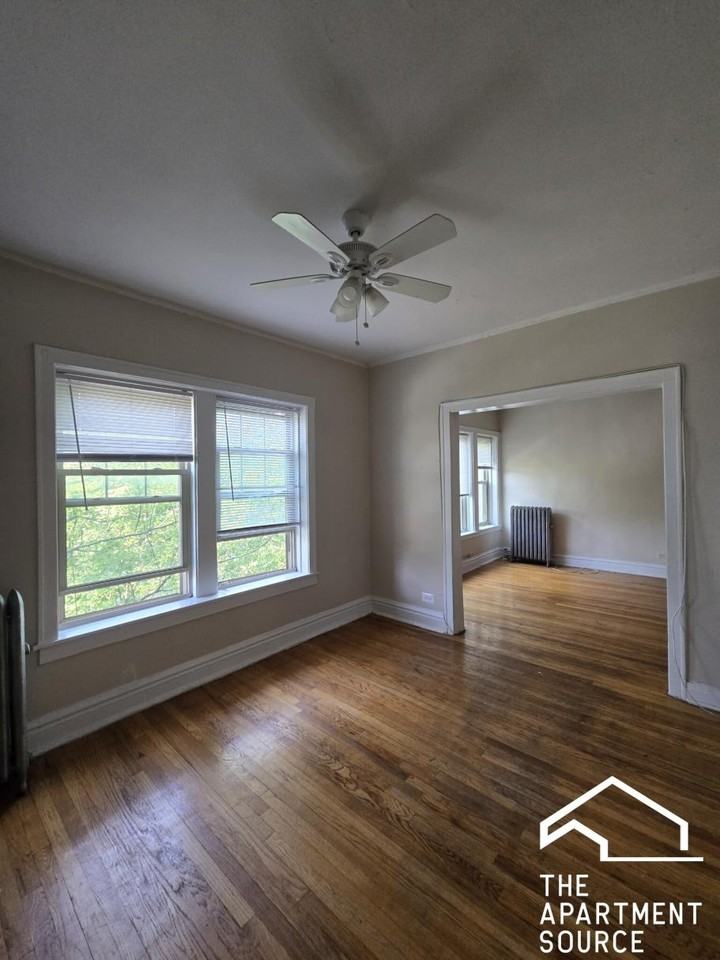 918 Reba Pl #3S - Photo 7 of 10