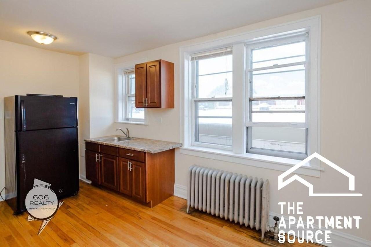 5017 W Cermak Rd #5 - Photo 2 of 8