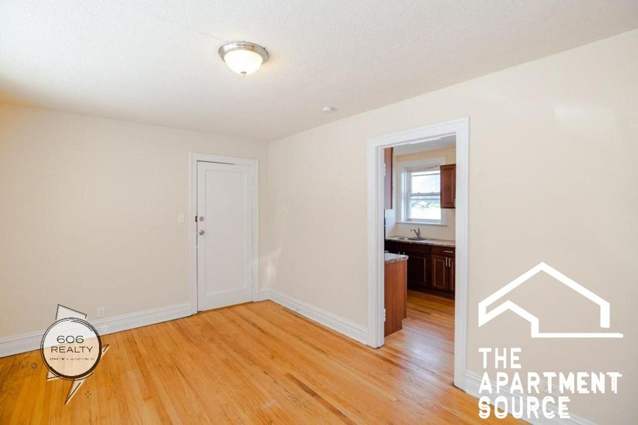 5017 W Cermak Rd #5 - Photo 5 of 8
