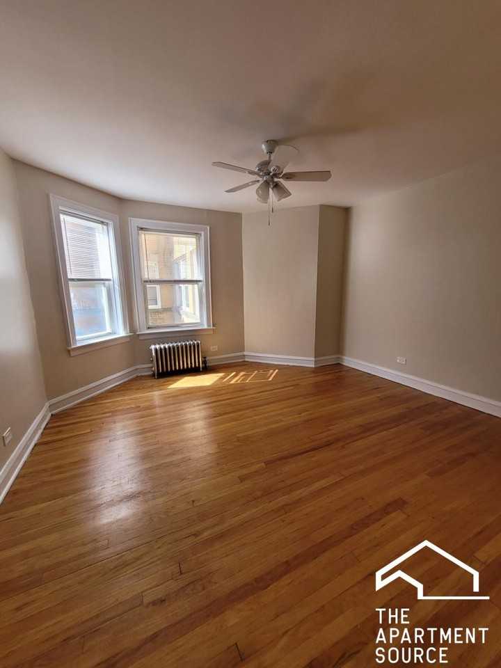 5028 N Springfield Ave #3W - Photo 3 of 8