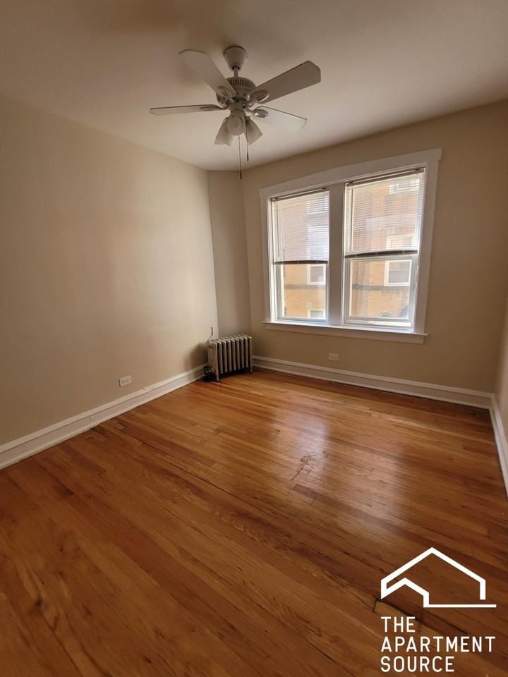 5028 N Springfield Ave #3W - Photo 4 of 8