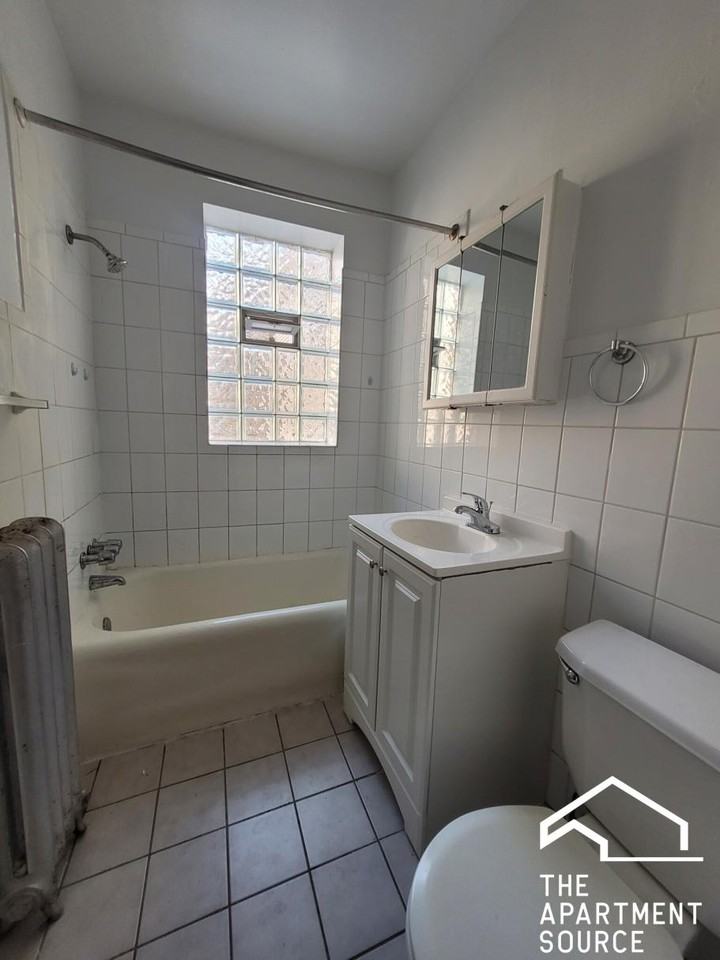5028 N Springfield Ave #3W - Photo 5 of 8