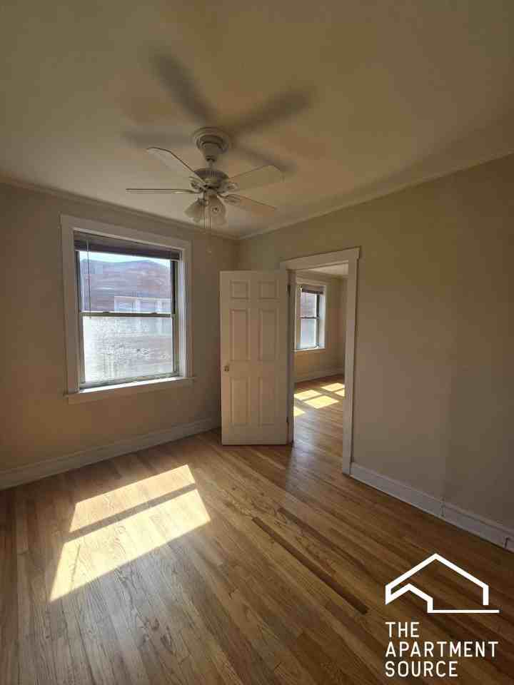 2350 W Touhy Ave #3I - Photo 2 of 11