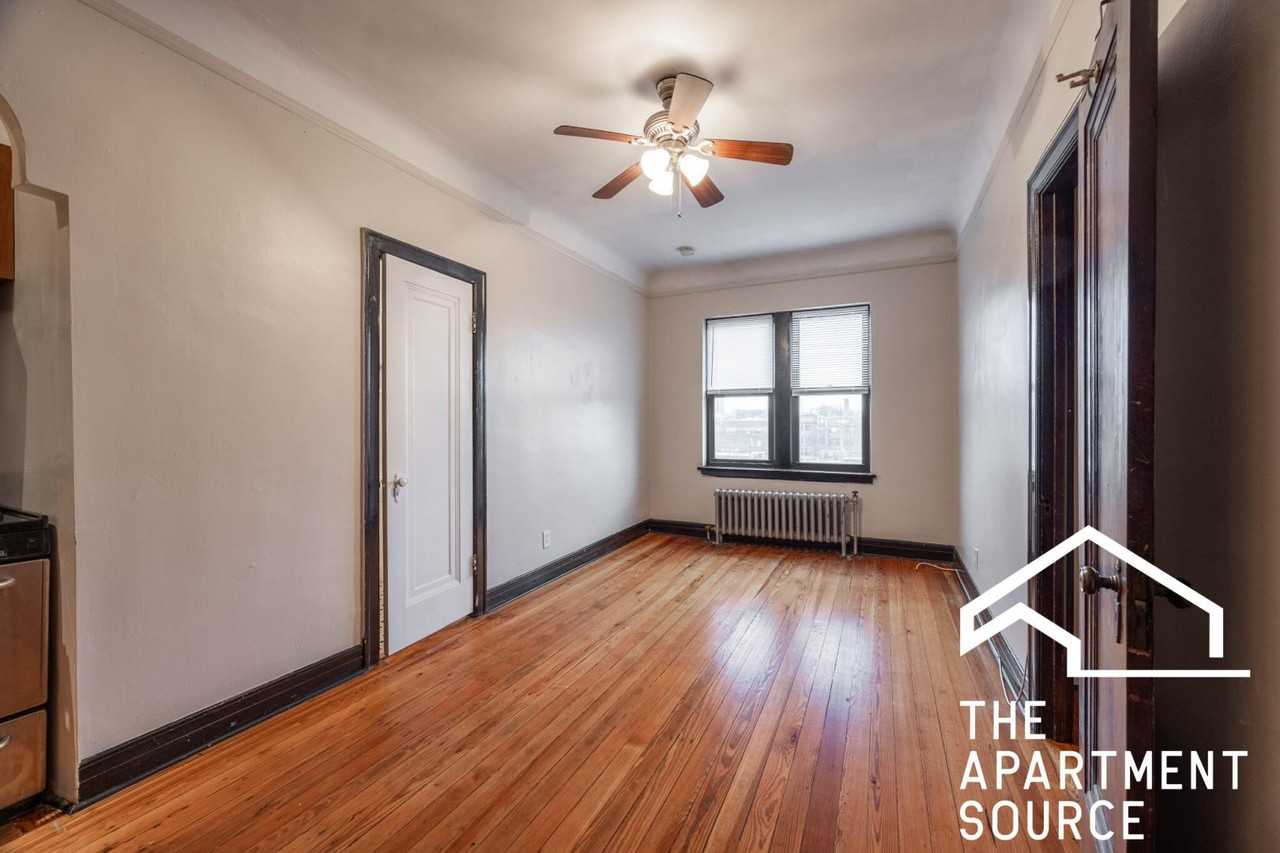 948 W Cuyler Ave #102 - Photo 2 of 14