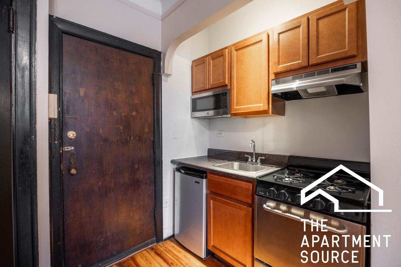 948 W Cuyler Ave #102 - Photo 4 of 14