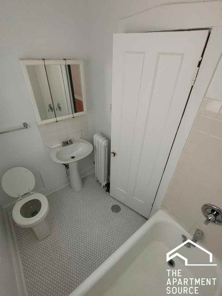 1421 W Farwell Ave #305 - Photo 7 of 11