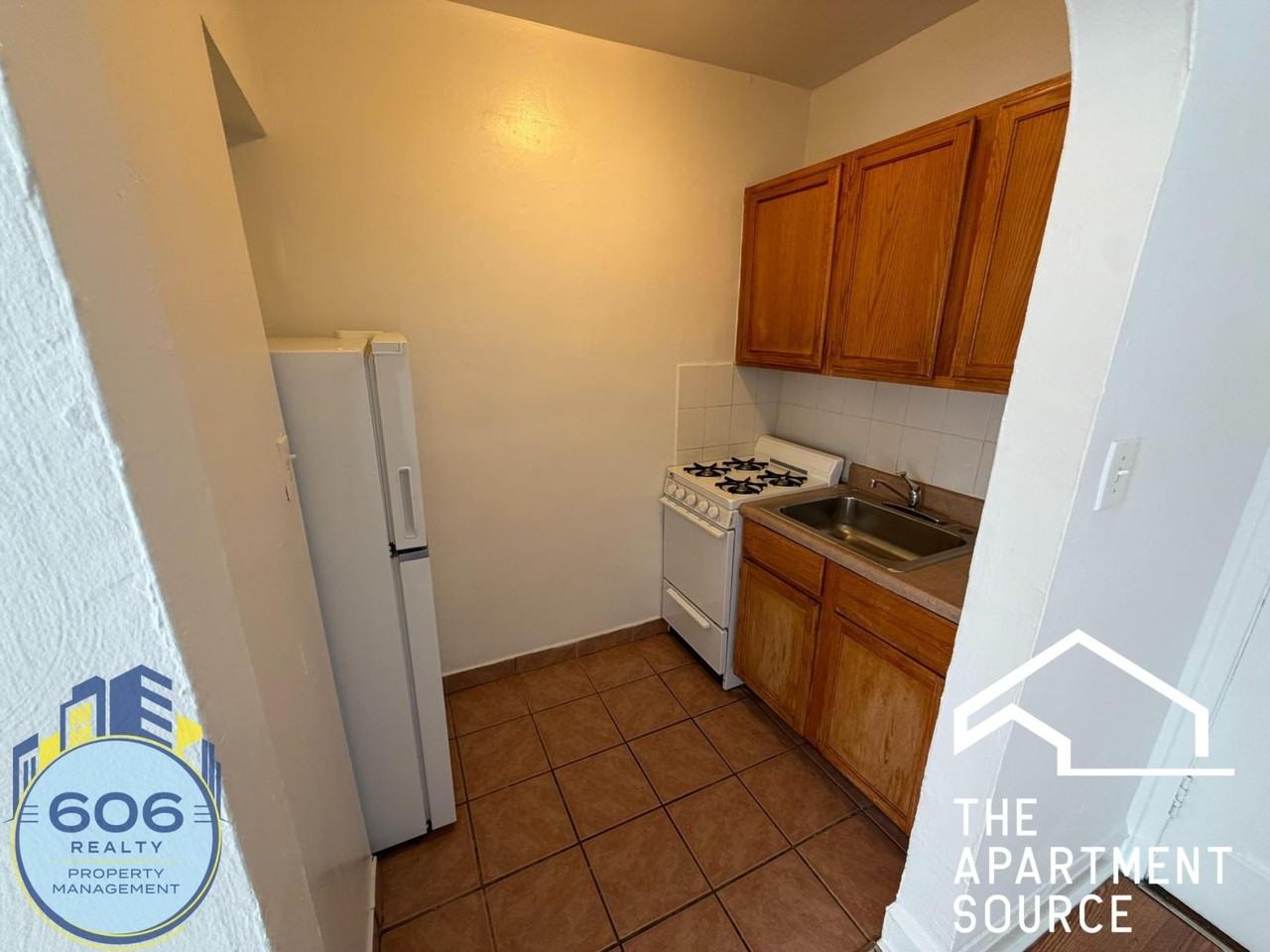 1135 W Lunt Ave #409 - Photo 3 of 14