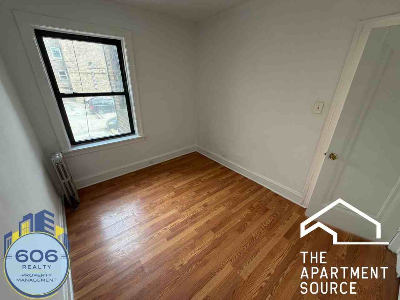 1135 W Lunt Ave #409 - Photo 5 of 14