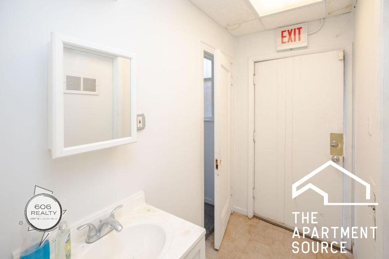 1550 W 95th St #207 - Photo 6 of 8