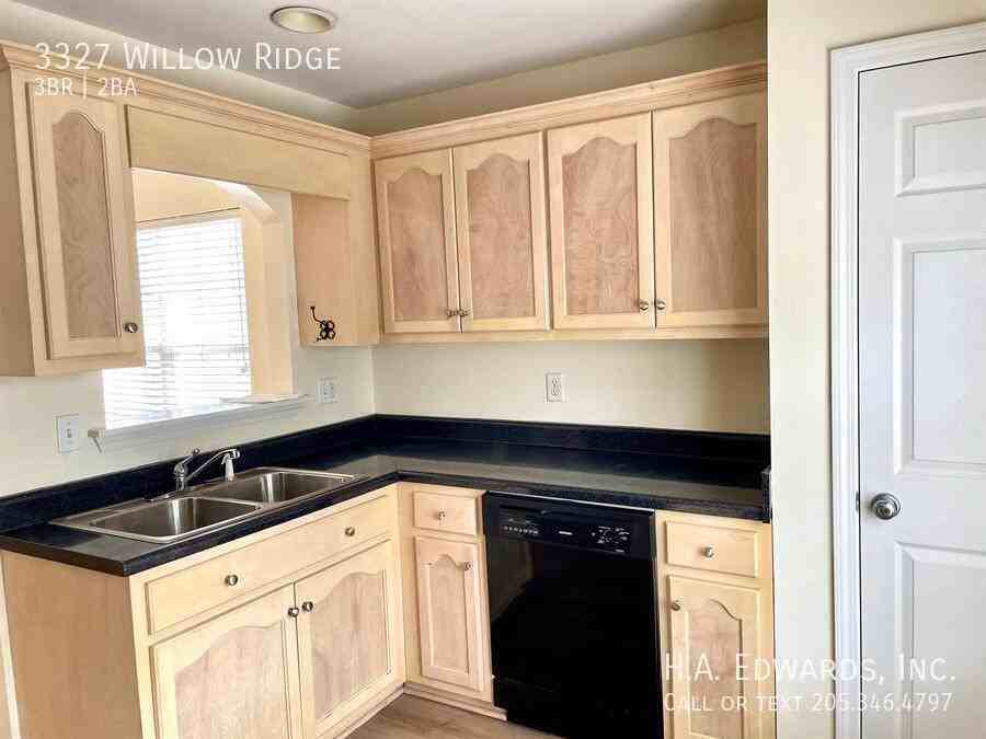 3327 Willow Ln - Photo 4 of 16