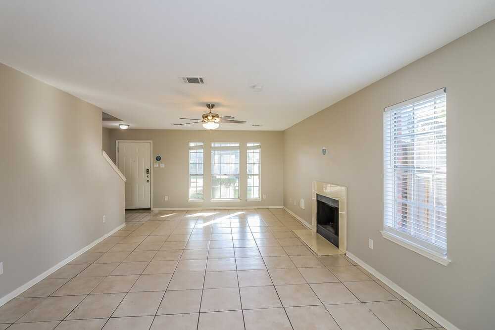 8206 Holmwood Dr - Photo 5 of 17
