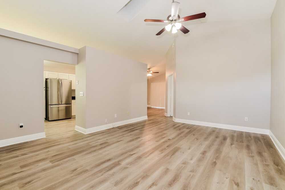 424 Lancers Dr - Photo 5 of 19