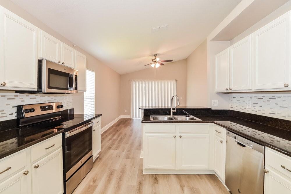 424 Lancers Dr - Photo 6 of 19