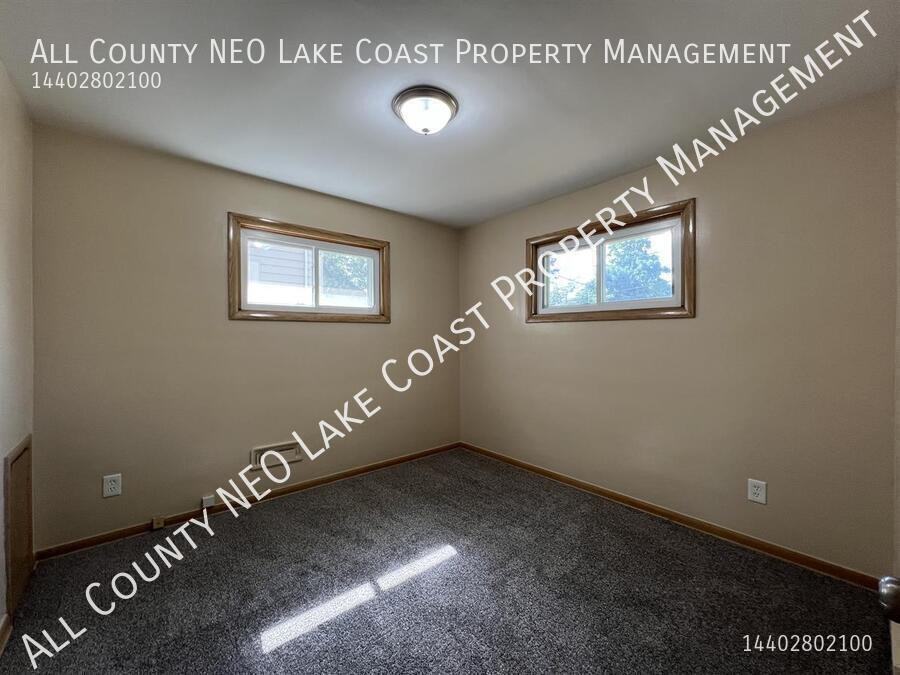 8017 Fernhill Ave - Photo 4 of 7