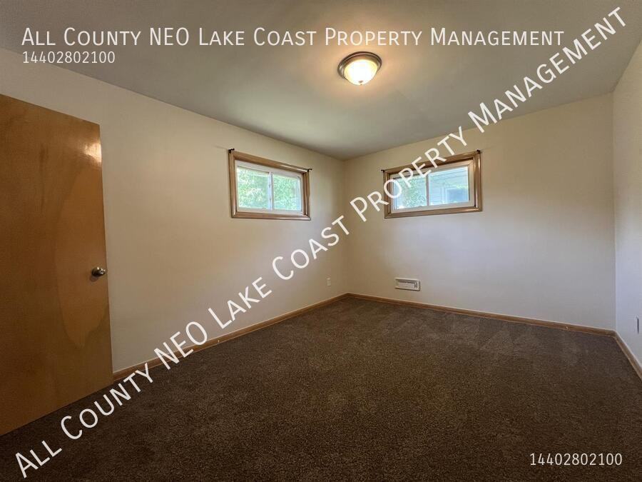 8017 Fernhill Ave - Photo 5 of 7