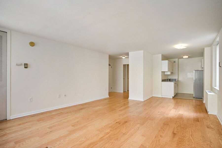 522 21st St Nw #412 - Photo 6 of 25