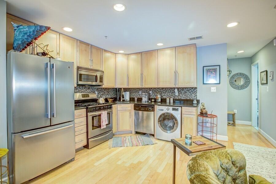 6 Rhode Island Ave Nw #3 - Photo 5 of 12