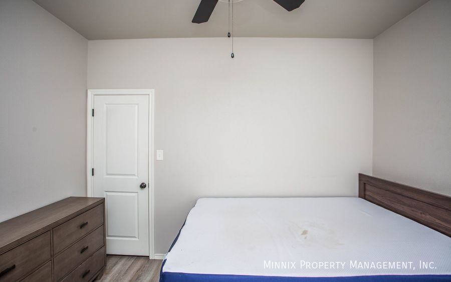 2403 Quitman Ave #B - Photo 4 of 37