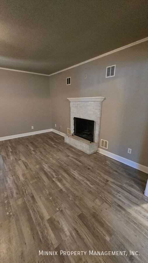 919 S Bonham St - Photo 5 of 32