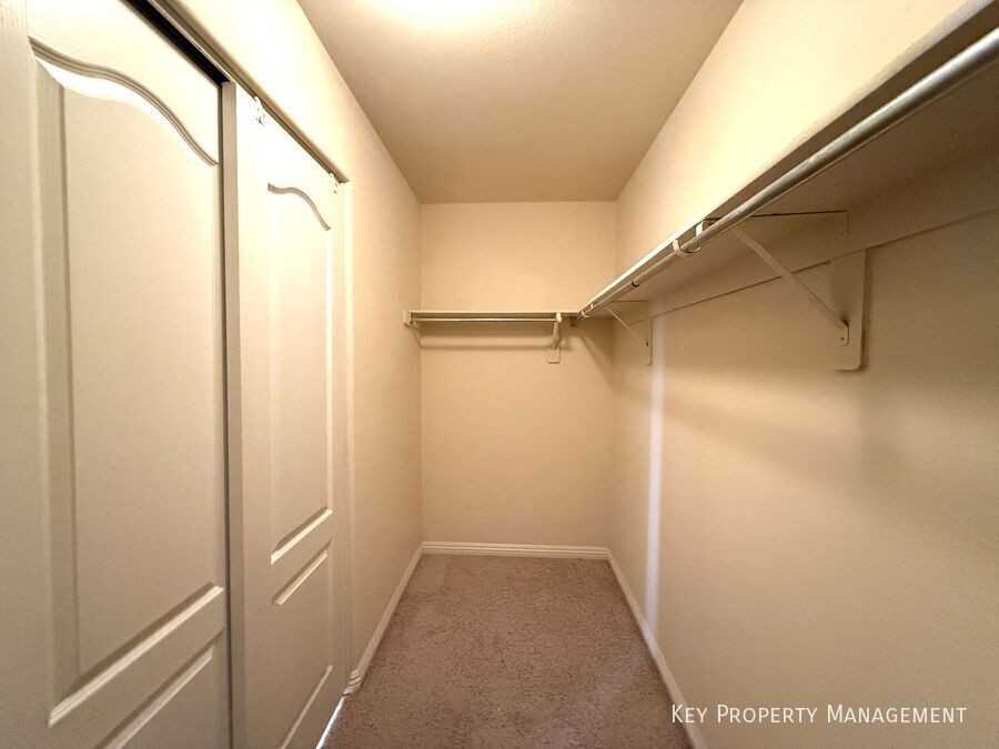 9407 Borough Park St - Photo 4 of 11