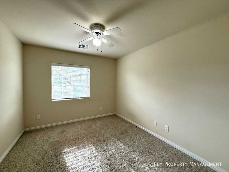 9407 Borough Park St - Photo 6 of 11