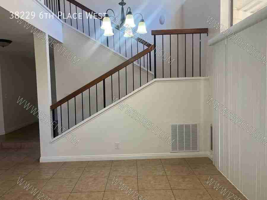 38229 6th Pl W - Photo 4 of 24