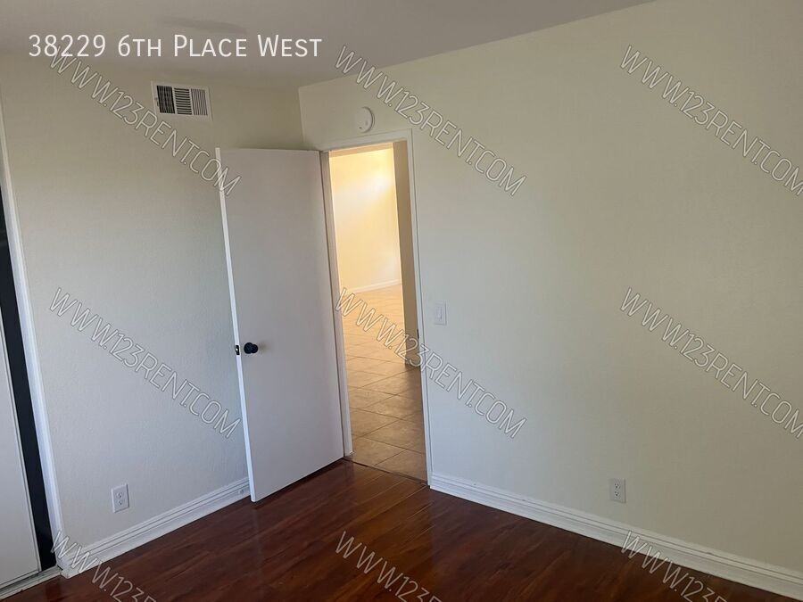 38229 6th Pl W - Photo 5 of 24