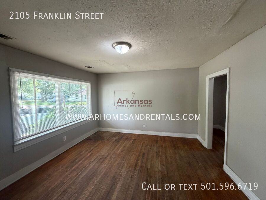 2105 Franklin St - Photo 2 of 26