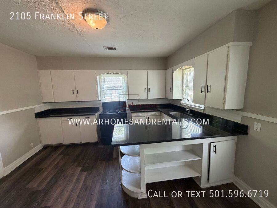 2105 Franklin St - Photo 4 of 26