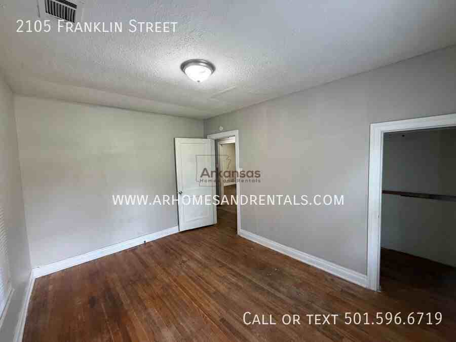 2105 Franklin St - Photo 6 of 26