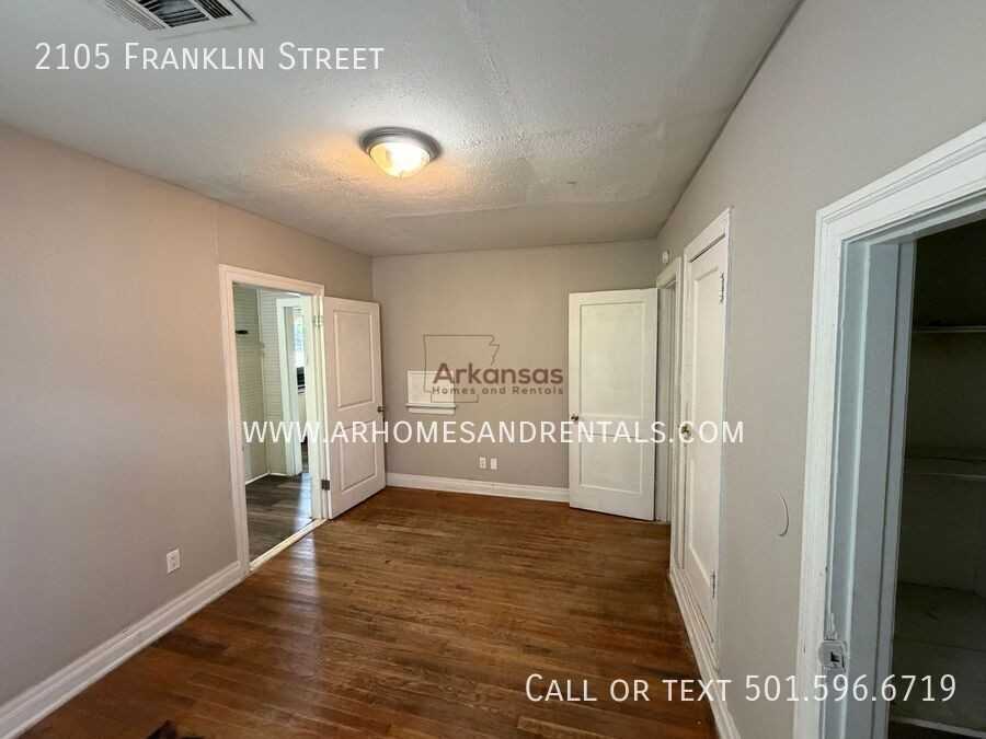 2105 Franklin St - Photo 7 of 26