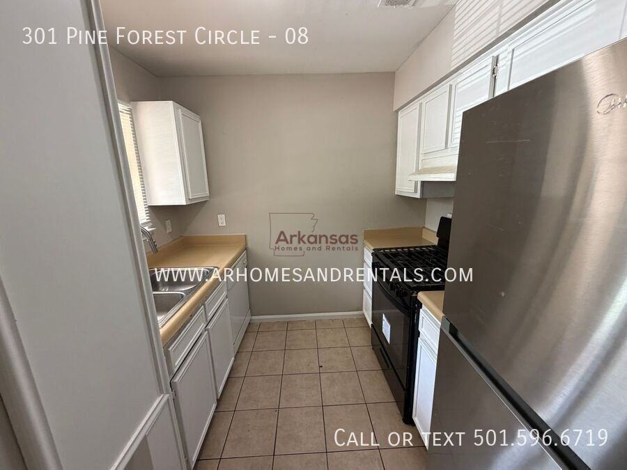 301 Pine Forest Cir #08 - Photo 4 of 16