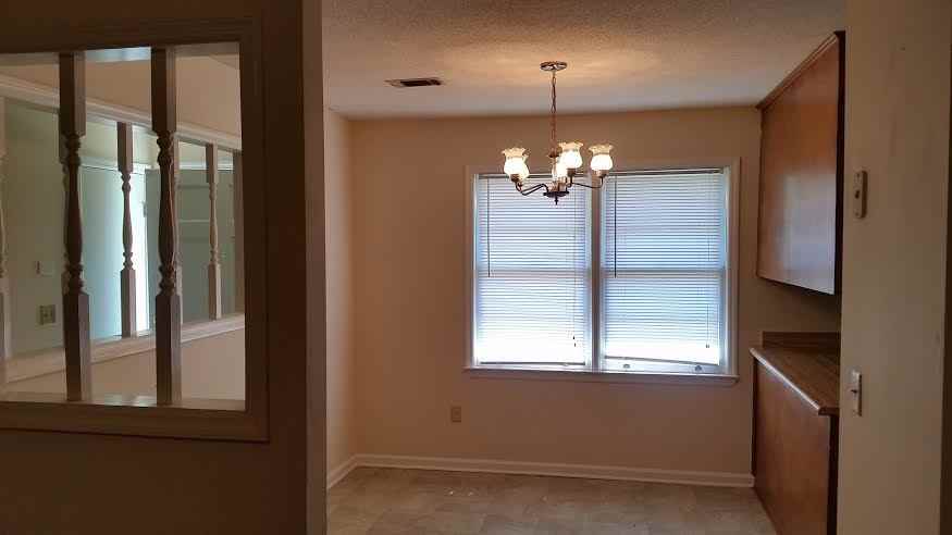 4541 Greystone Dr - Photo 2 of 8