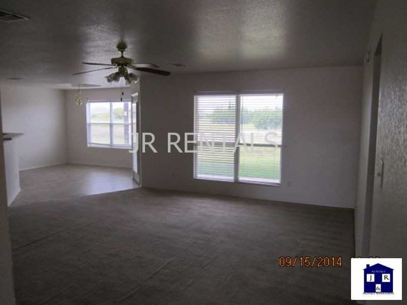 3909 Deputy Dr - Photo 5 of 46