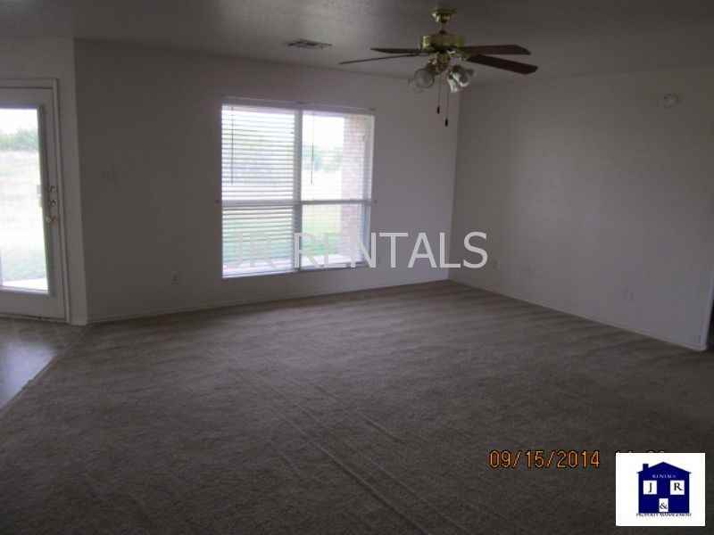 3909 Deputy Dr - Photo 6 of 46