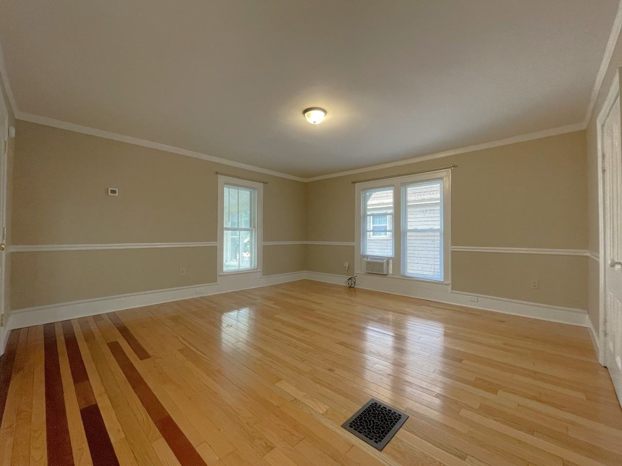 517 W Gray St #B - Photo 5 of 20