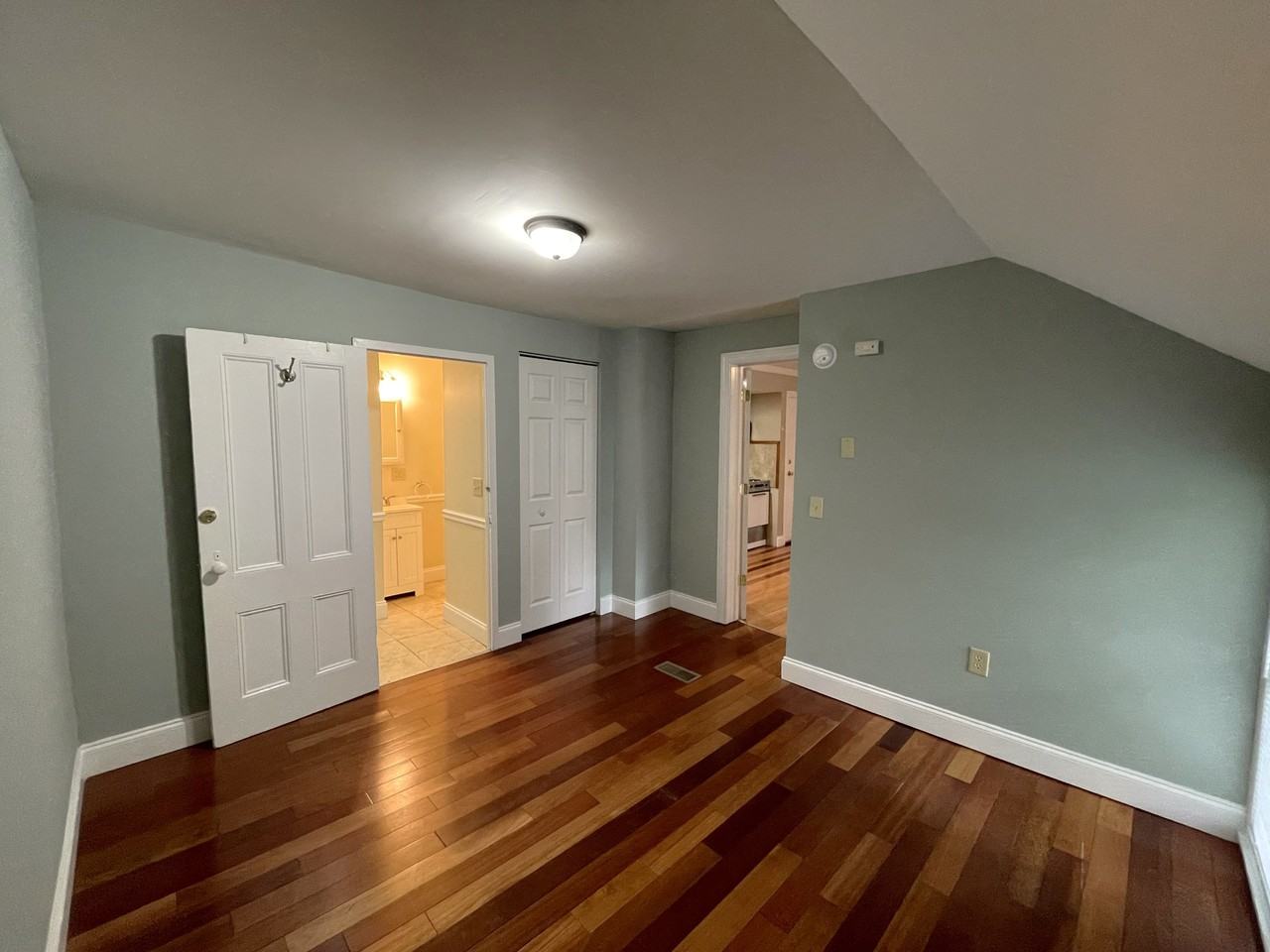 517 W Gray St #B - Photo 7 of 20