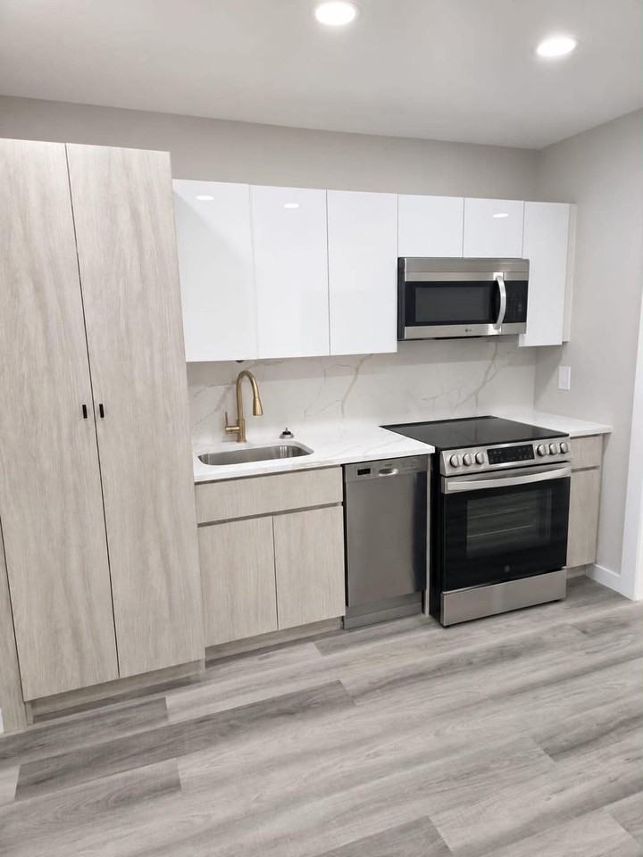 536 51st St #3 - Photo 2 of 8