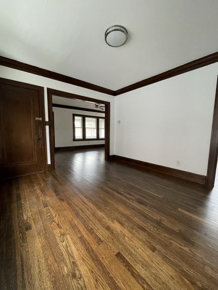 3716 E 153rd St #2 - Photo 3 of 12