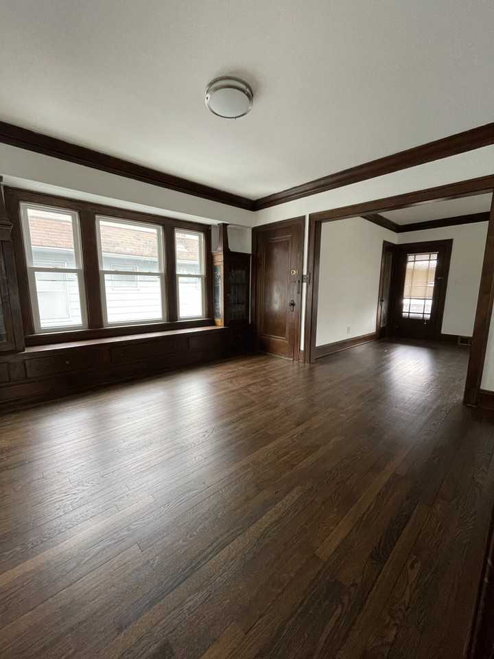 3716 E 153rd St #2 - Photo 4 of 12
