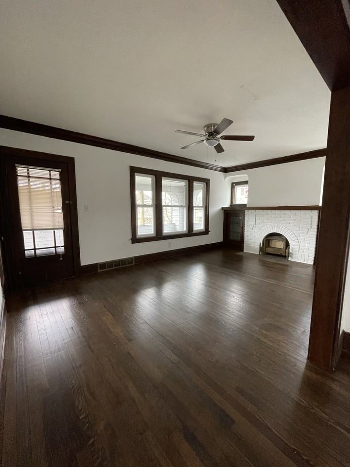 3716 E 153rd St #2 - Photo 5 of 12