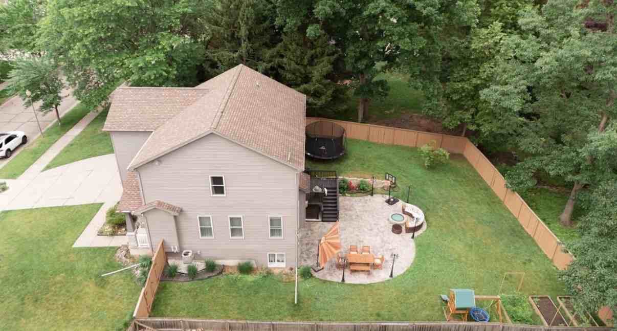 935 Whittier Dr #NA - Photo 2 of 20