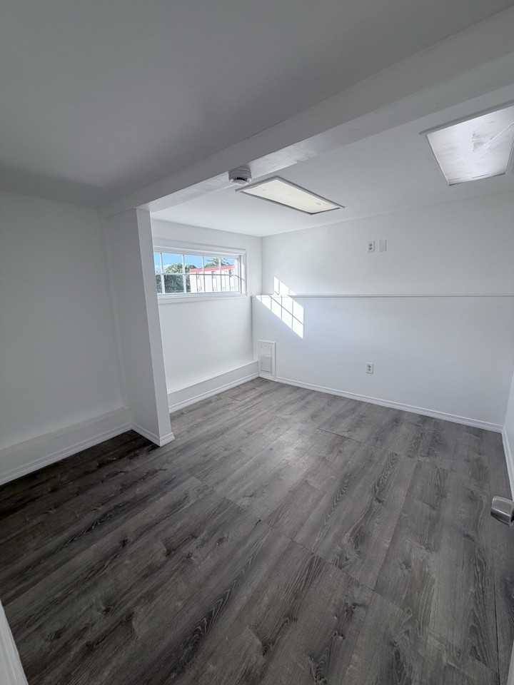 181 Armistice Blvd - Photo 4 of 9
