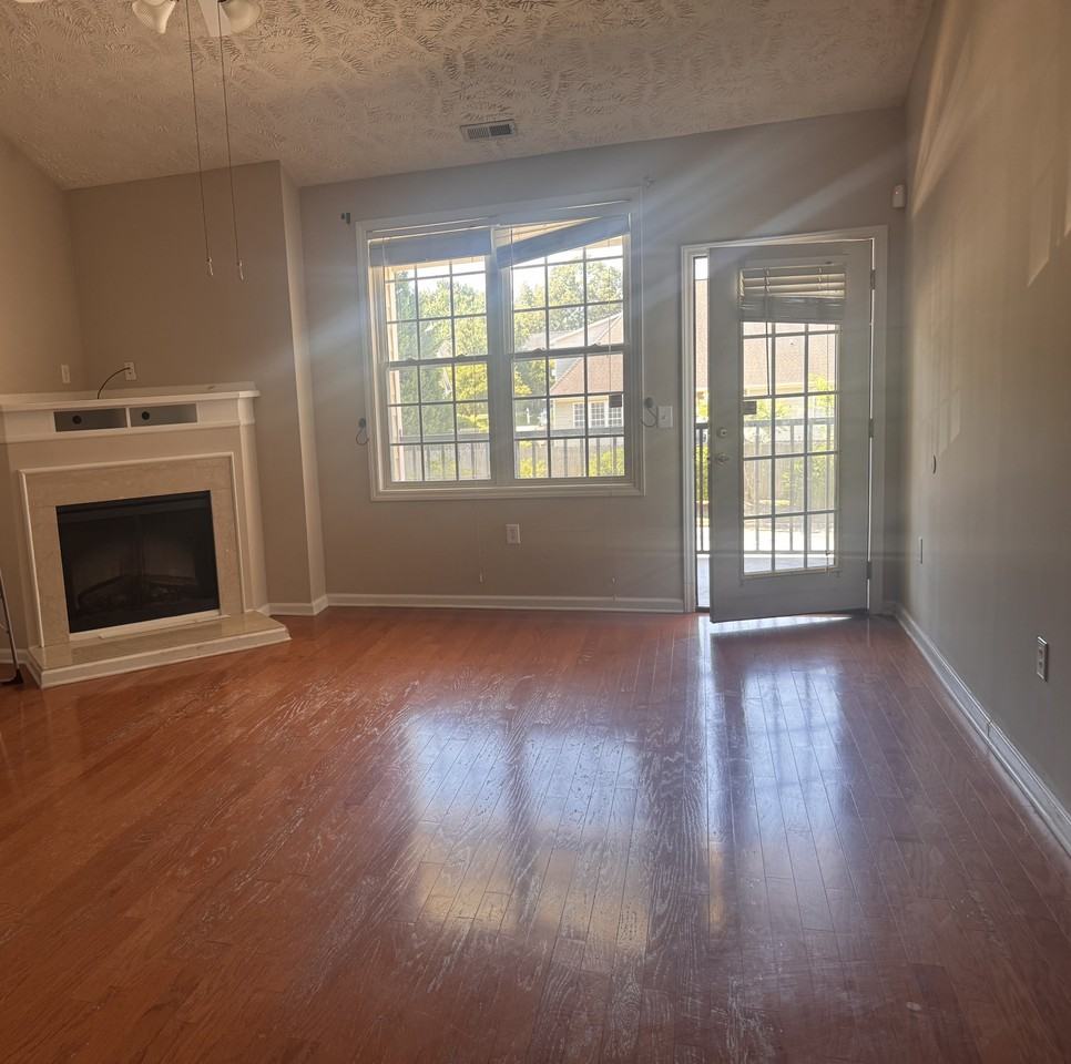 4030 Bardstown Ct #201 - Photo 3 of 18