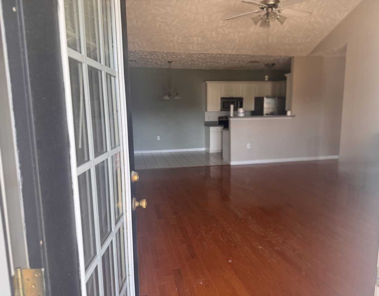 4030 Bardstown Ct #201 - Photo 4 of 18