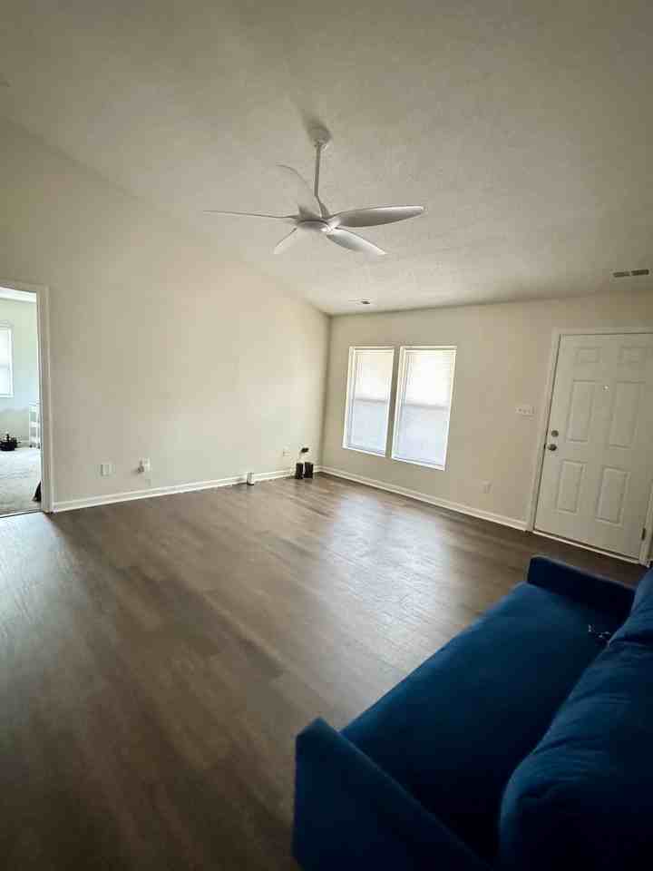 1210 Ridgewood Dr #NA - Photo 3 of 14